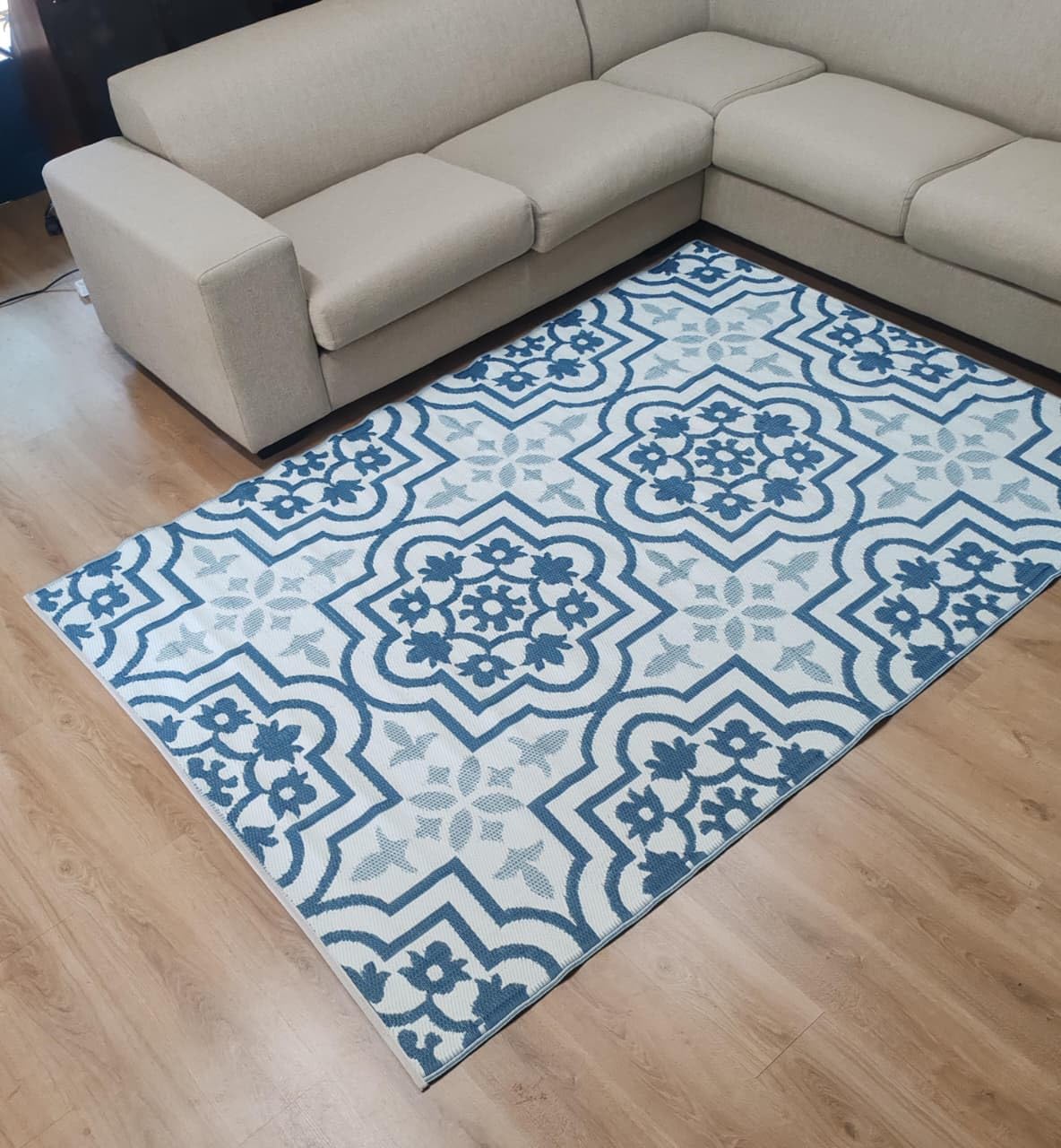 Marrakesh Reversible Woven Plastic Mat - Blue White Moroccan